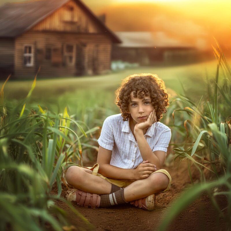 ילד בכפר - עריכה אומנותית